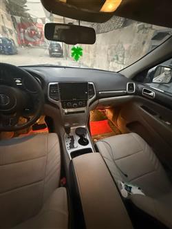 جیپ گراند شیرۆکی